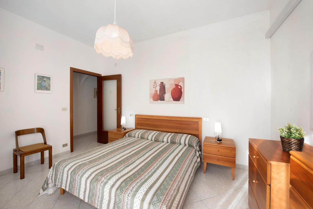 Ferienwohnung Trilocale Mazzini Con 2 Balconi Varraze Exterior foto