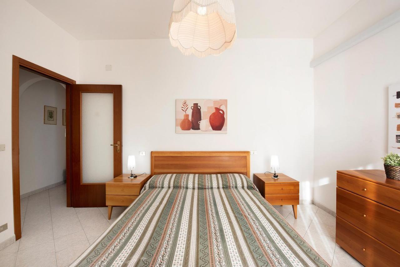 Ferienwohnung Trilocale Mazzini Con 2 Balconi Varraze Exterior foto