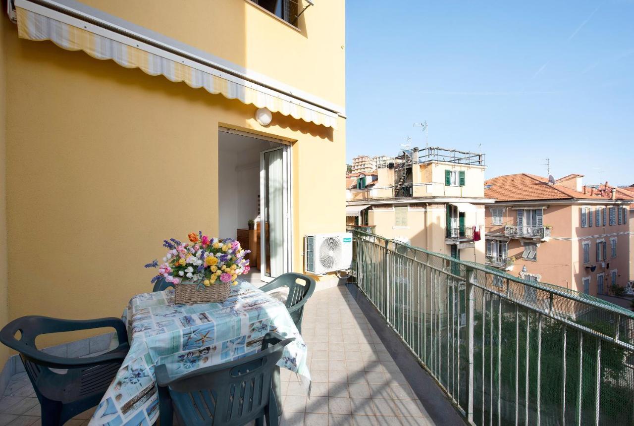 Ferienwohnung Trilocale Mazzini Con 2 Balconi Varraze Exterior foto