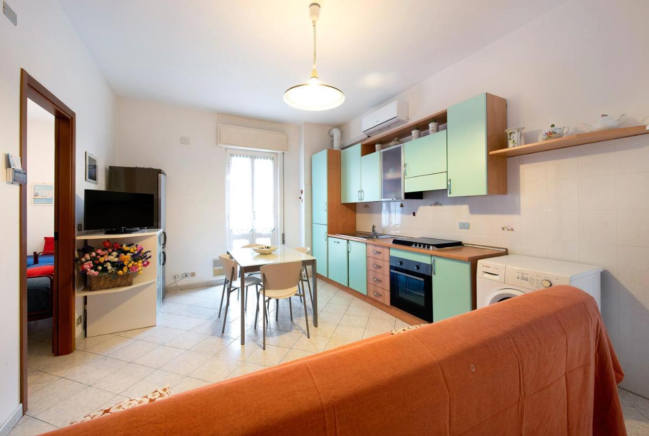 Ferienwohnung Trilocale Mazzini Con 2 Balconi Varraze Exterior foto