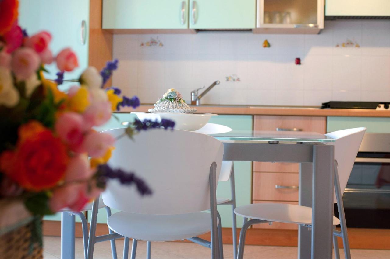 Ferienwohnung Trilocale Mazzini Con 2 Balconi Varraze Exterior foto